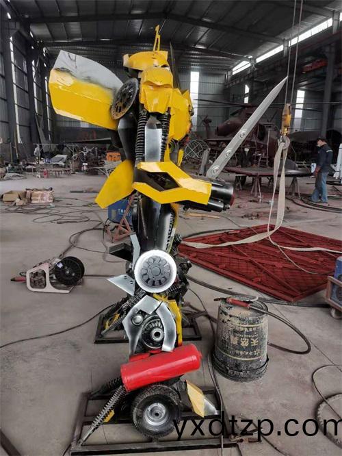 大型機(ji)器人糢型製作(zuo)