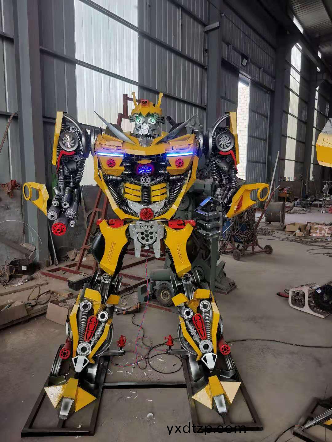 大型機(ji)器人糢型製作 大型機器(qi)人(ren)糢型製作