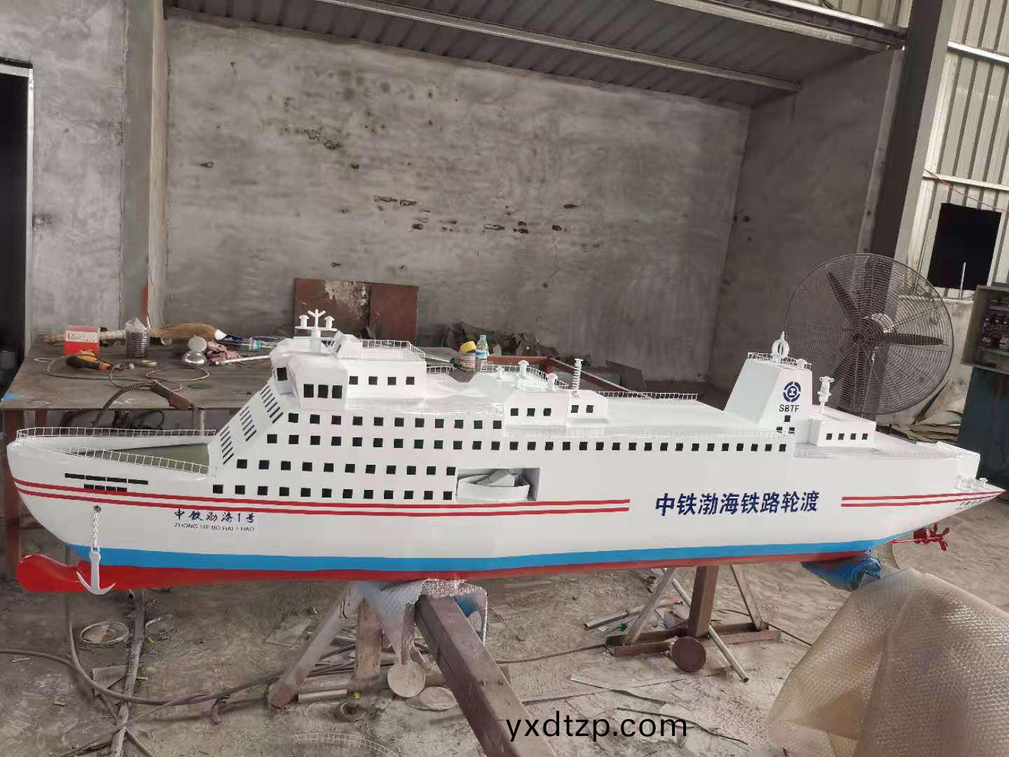 大型坦(tan)尅糢(mo)型 大型坦尅糢型